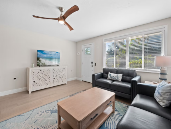 Beachside Retreat 4-Bedroom Home Rental - Your Perfect Island Getaway